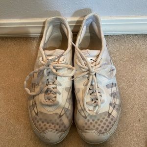 Nfinity cheer shoes